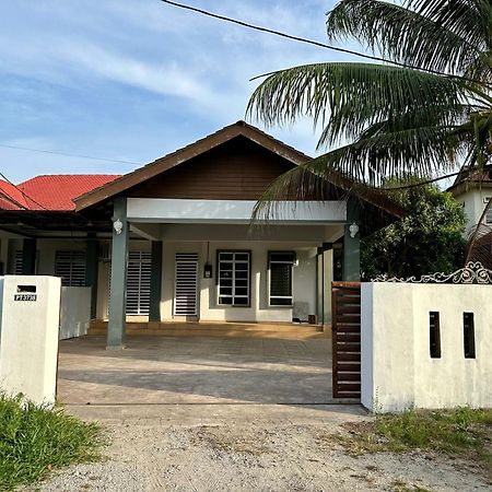 Sara Homestay Kuala Terengganu Kültér fotó